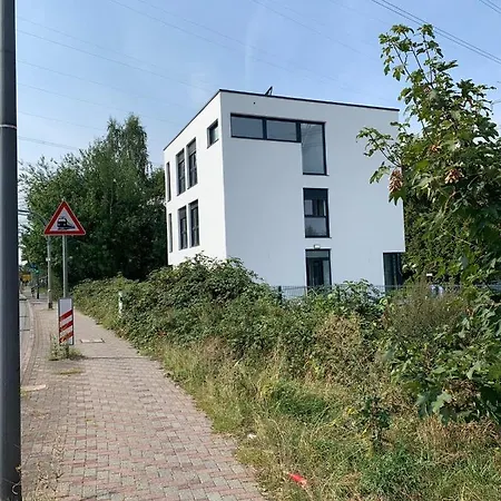 Apartment Lovely Studio West 9 *